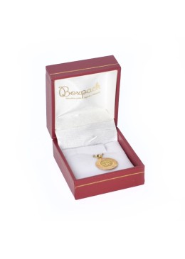 Red leatherette case for pendant 47x53x30 mm. J-07-CR