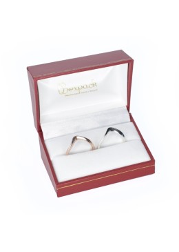 Red leatherette case for wedding rings, 74x48x40 mm. J-05-AR